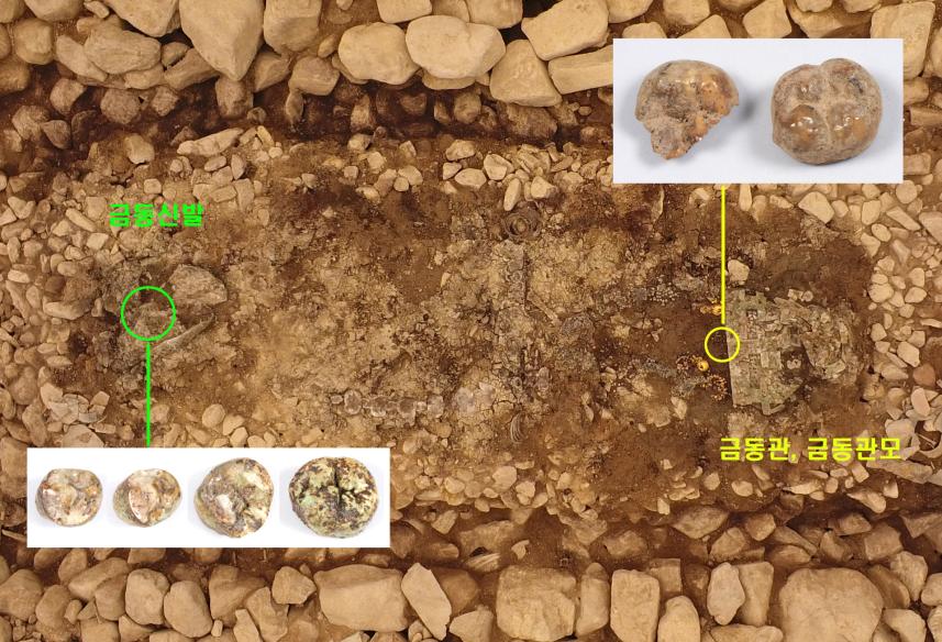 경주 황남동 120-2호분의 치아 출토현황_왼쪽-순장자, 오른쪽-피장자