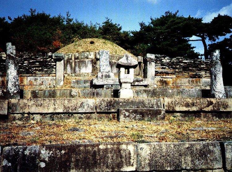 진주 하륜 묘역 (문인석)이미지 1