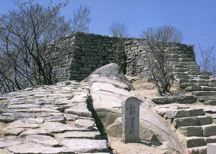 Near view of Chamseongdan Altar