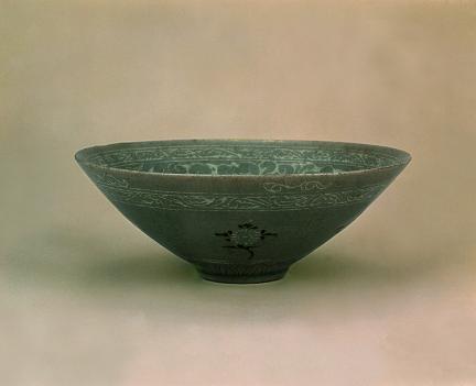 Celadon Bowl with Inlaid Arabesque Design