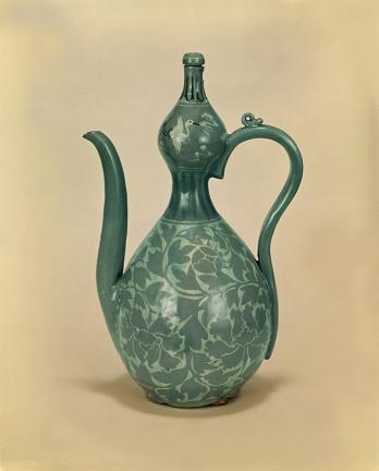 Celadon Ewer in the shape of a Gourd with Inlaid Peony Design