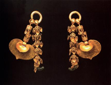 Heart-shaped Gold Earrings for the King