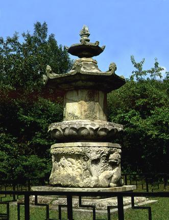 Monument for Buddhist Priest Wonjong in Godalsa Temple