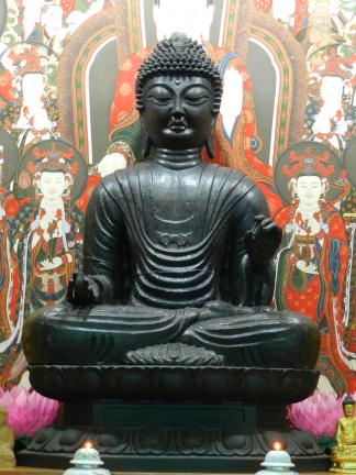 Danhosacheolbuljwasang(Seated iron buddha of Danhosa Temple)